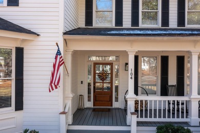 The perfect lake getaway, this charming 3BR/2.5BA Waterside on Great Waters Course At Reynolds Plantation in Georgia - for sale on GolfHomes.com, golf home, golf lot