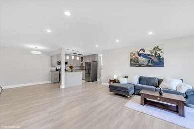 Fabulous 2 Bedroom, 2 Bath Condo in Mallard Cove! Prepare to on Arlington Lakes Golf Club in Illinois - for sale on GolfHomes.com, golf home, golf lot