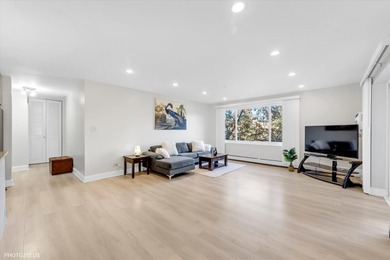 Fabulous 2 Bedroom, 2 Bath Condo in Mallard Cove! Prepare to on Arlington Lakes Golf Club in Illinois - for sale on GolfHomes.com, golf home, golf lot