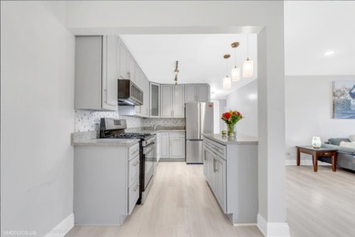 Fabulous 2 Bedroom, 2 Bath Condo in Mallard Cove! Prepare to on Arlington Lakes Golf Club in Illinois - for sale on GolfHomes.com, golf home, golf lot