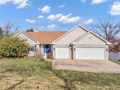 Lake living with this 4+ bed/4.5 bath atrium ranch is on 2 lots on Incline Village Golf Course in Missouri - for sale on GolfHomes.com, golf home, golf lot