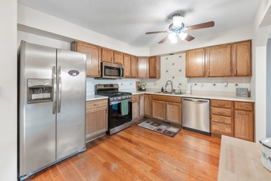 Welcome to your new home! This stunning 3-bedroom, 2.5-bath on River Heights Golf Club in Illinois - for sale on GolfHomes.com, golf home, golf lot