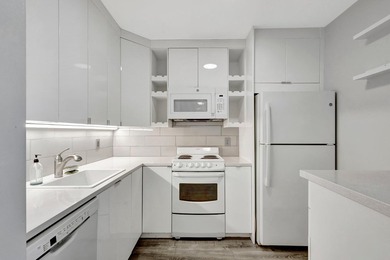 Newly painted, completely updated 1/1 unit with lake and golf on Vero Beach South Golf Course in Florida - for sale on GolfHomes.com, golf home, golf lot