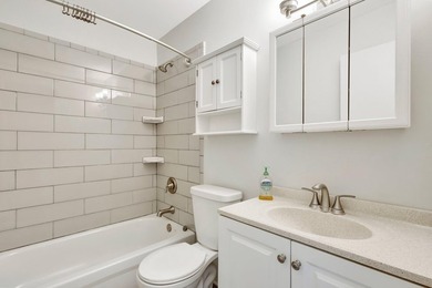 Newly painted, completely updated 1/1 unit with lake and golf on Vero Beach South Golf Course in Florida - for sale on GolfHomes.com, golf home, golf lot