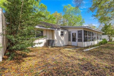 Under contract-accepting backup offers. Location, Convenience on On Top of the World Golf Course in Florida - for sale on GolfHomes.com, golf home, golf lot