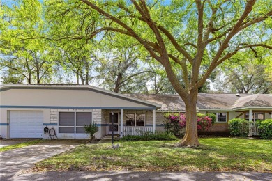 Under contract-accepting backup offers. Location, Convenience on On Top of the World Golf Course in Florida - for sale on GolfHomes.com, golf home, golf lot