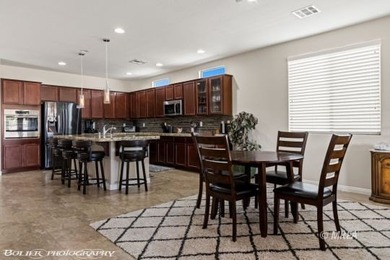 Discover this beautiful, gently lived-in home in Desert Ridge! on The Oasis Golf Club in Nevada - for sale on GolfHomes.com, golf home, golf lot
