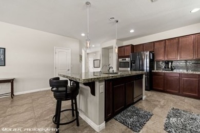 Discover this beautiful, gently lived-in home in Desert Ridge! on The Oasis Golf Club in Nevada - for sale on GolfHomes.com, golf home, golf lot