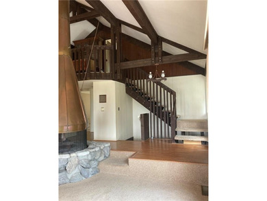 Affordable Lakeview Home with character. Older home in good on Holiday Island Executive Golf Course in Arkansas - for sale on GolfHomes.com, golf home, golf lot