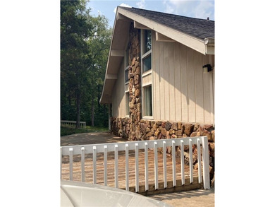 Affordable Lakeview Home with character. Older home in good on Holiday Island Executive Golf Course in Arkansas - for sale on GolfHomes.com, golf home, golf lot