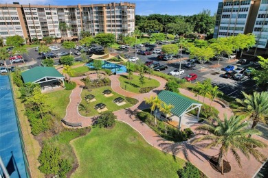 YOU'LL LOVE THIS MOVE-IN READY 2 BEDROOM, 2 BATH CONDO LOCATED on Pembroke Lakes Golf Club in Florida - for sale on GolfHomes.com, golf home, golf lot