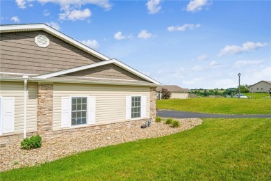 Enjoy main-level living in this immaculate 4-year-old home on Totter Ridge Golf Club in Pennsylvania - for sale on GolfHomes.com, golf home, golf lot