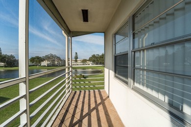 Lovely 2 bd, 1.5 bth condo in famous Boca Raton, FL. Beach is 15 on Southwinds Golf Course in Florida - for sale on GolfHomes.com, golf home, golf lot