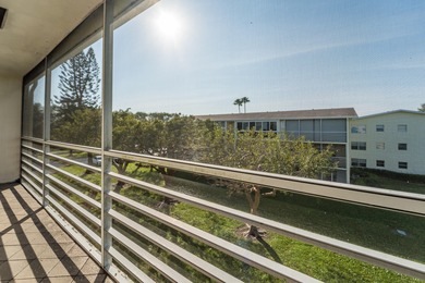 Lovely 2 bd, 1.5 bth condo in famous Boca Raton, FL.  Beach is on Southwinds Golf Course in Florida - for sale on GolfHomes.com, golf home, golf lot