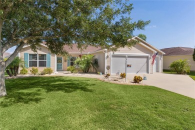 ~2023 ROOF-HVAC-HOT WATER HEATER~ ~QUARTZ COUNTERTOPS~ ~GOLF on Pennbrooke Fairways in Florida - for sale on GolfHomes.com, golf home, golf lot