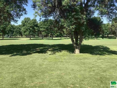 This is small town living at its best. This is a fantastic 3 on Akron Golf Course in Iowa - for sale on GolfHomes.com, golf home, golf lot