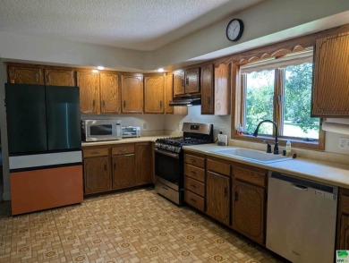 This is small town living at its best. This is a fantastic 3 on Akron Golf Course in Iowa - for sale on GolfHomes.com, golf home, golf lot