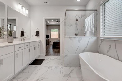 Welcome to this beautiful home! This 4 bedrooms, 3 full on Cross Timbers Golf Course in Texas - for sale on GolfHomes.com, golf home, golf lot