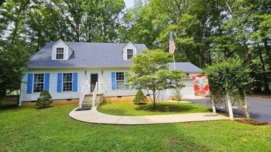 Welcome to Hummingbird Cottage! This 3-BR, 2-bathroom home is on Kinderton Country Club in Virginia - for sale on GolfHomes.com, golf home, golf lot