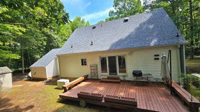 Welcome to Hummingbird Cottage! This 3-BR, 2-bathroom home is on Kinderton Country Club in Virginia - for sale on GolfHomes.com, golf home, golf lot