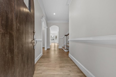 LAKE VIEWS AND A PREMIER GREAT WATERS LOCATION PRESENT AN on Great Waters Course At Reynolds Plantation in Georgia - for sale on GolfHomes.com, golf home, golf lot