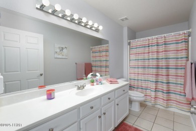 Beautiful ground floor 2 bedroom, 2 bath condo, with a garage on London Bridge Golf Course in Arizona - for sale on GolfHomes.com, golf home, golf lot