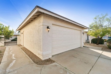 Charming 2BR, 2BA extended Shawnee model in the desirable active on Cottonwood Country Club in Arizona - for sale on GolfHomes.com, golf home, golf lot