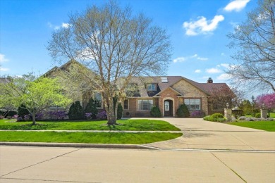 This nearly 4000 sf remarkable ranch was created by well-known on Stone Creek Golf Club in Illinois - for sale on GolfHomes.com, golf home, golf lot