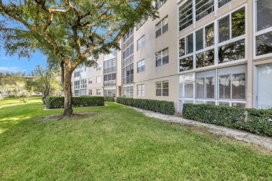 PRICED TO SELL. RARE FINDPLETELY REMODELED. NEW STAINLESS-STEEL on Wynmoor Golf Course in Florida - for sale on GolfHomes.com, golf home, golf lot