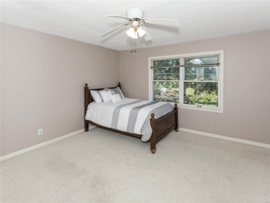 This 2nd floor 3 bedroom, 2 bath condo is very spacious with on Saint Clair Country Club in Illinois - for sale on GolfHomes.com, golf home, golf lot