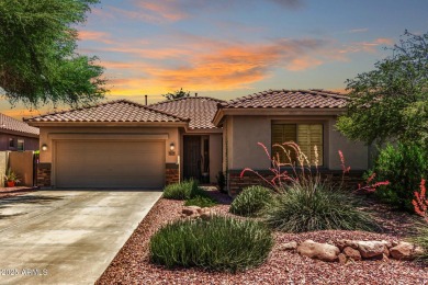 New to the market! Wonderful updated home with private guest on Gold Canyon Golf Resort - Sidewinder in Arizona - for sale on GolfHomes.com, golf home, golf lot