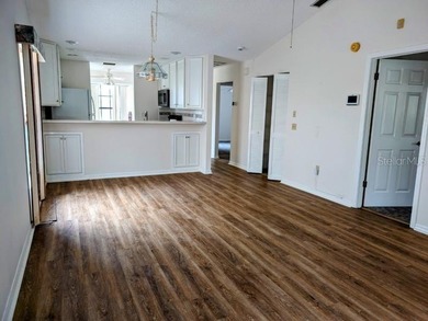 Nice 2 Bedroom 2 Bathroom End Unit Villa Located on in the Quiet on Meadow Oaks Golf and Country Club in Florida - for sale on GolfHomes.com, golf home, golf lot