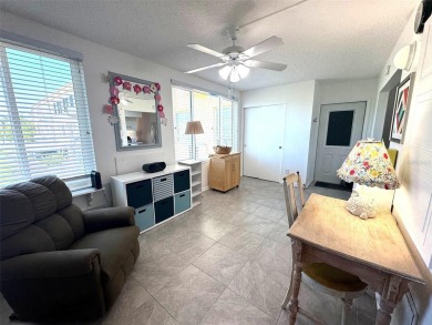 Under contract-accepting backup offers. Welcome to the Cute & on On Top Of The World Golf Course in Florida - for sale on GolfHomes.com, golf home, golf lot