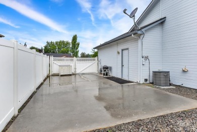 Welcome home to this one owner, single level home in the golf on Lakeview Golf Club in Idaho - for sale on GolfHomes.com, golf home, golf lot