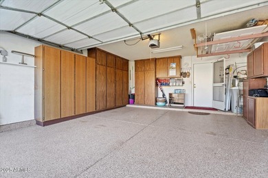 Step into this fully furnished, move-in-ready 2-BD END-UNIT on Fountain of the Sun Country Club in Arizona - for sale on GolfHomes.com, golf home, golf lot