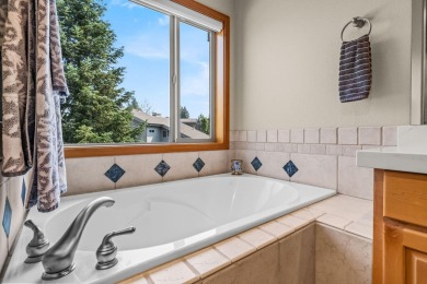 Beautifully updated, meticulous & move-in ready town home, in an on Broken Top Club in Oregon - for sale on GolfHomes.com, golf home, golf lot