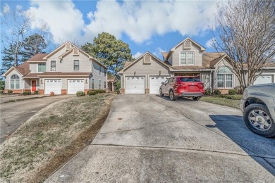 Great single story, end unit condo located on the Greenbrier on Greenbrier Country Club in Virginia - for sale on GolfHomes.com, golf home, golf lot