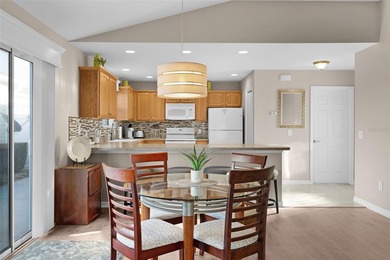 Welcome home to this pristine 2-bedroom, 2-bath *Marathon* on Cane Garden Golf Course - Sumter in Florida - for sale on GolfHomes.com, golf home, golf lot