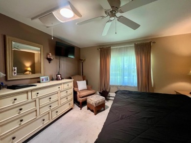 Lovely corner unit Baronet with Updated windows, kitchen with on Leisure Village Golf Course in New York - for sale on GolfHomes.com, golf home, golf lot