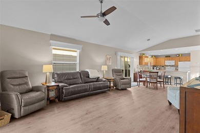 Welcome home to this pristine 2-bedroom, 2-bath *Marathon* on Cane Garden Golf Course - Sumter in Florida - for sale on GolfHomes.com, golf home, golf lot