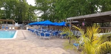 Lovely corner unit Baronet with Updated windows, kitchen with on Leisure Village Golf Course in New York - for sale on GolfHomes.com, golf home, golf lot