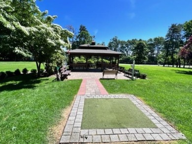 Lovely corner unit Baronet with Updated windows, kitchen with on Leisure Village Golf Course in New York - for sale on GolfHomes.com, golf home, golf lot