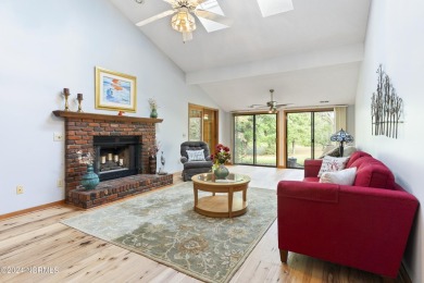 Welcome Home to this lovely Inland Greens townhouse centrally on Inland Greens Golf Course in North Carolina - for sale on GolfHomes.com, golf home, golf lot