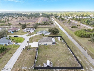 Move-in ready 3 Bedrooms + Den, 2 Bathroom ranch-style home with on Mirror Lakes Golf Club in Florida - for sale on GolfHomes.com, golf home, golf lot