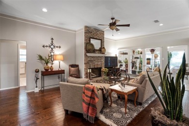 A lovely, comfortable 3-2-2 home with golf cart space in an on Pecan Plantation Country Club in Texas - for sale on GolfHomes.com, golf home, golf lot