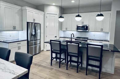 PRICED TO SELL - Newer 3 bed - 3 bath Luxury 2 story townhome at on Sunriver Golf Club in Utah - for sale on GolfHomes.com, golf home, golf lot