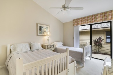 Lovely light and bright 2 bedroom, 2 bath villa with an on Heritage Ridge Golf Club in Florida - for sale on GolfHomes.com, golf home, golf lot