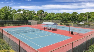 Lovely light and bright 2 bedroom, 2 bath villa with an on Heritage Ridge Golf Club in Florida - for sale on GolfHomes.com, golf home, golf lot