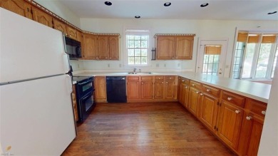 Charming golf-front 1-level townhouse in The Links at Ford's on Fords Colony Country Club in Virginia - for sale on GolfHomes.com, golf home, golf lot