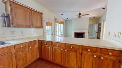 Charming golf-front 1-level townhouse in The Links at Ford's on Fords Colony Country Club in Virginia - for sale on GolfHomes.com, golf home, golf lot